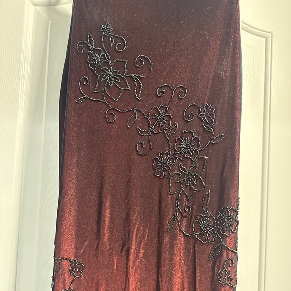 ✨ Scene Red & Black Velvet Beaded Formal Evening Gown – Size 11/12 ✨ - Picture 3 of 7